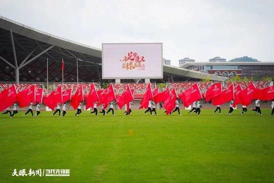 职业设定得黑白，直接影响到故事的走向与影片气概。